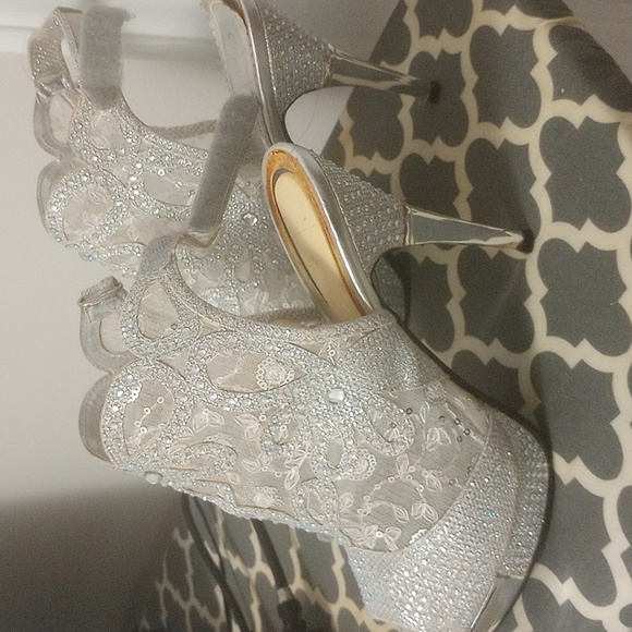 Women Shoes size 8.5 - Picture 5 of 5